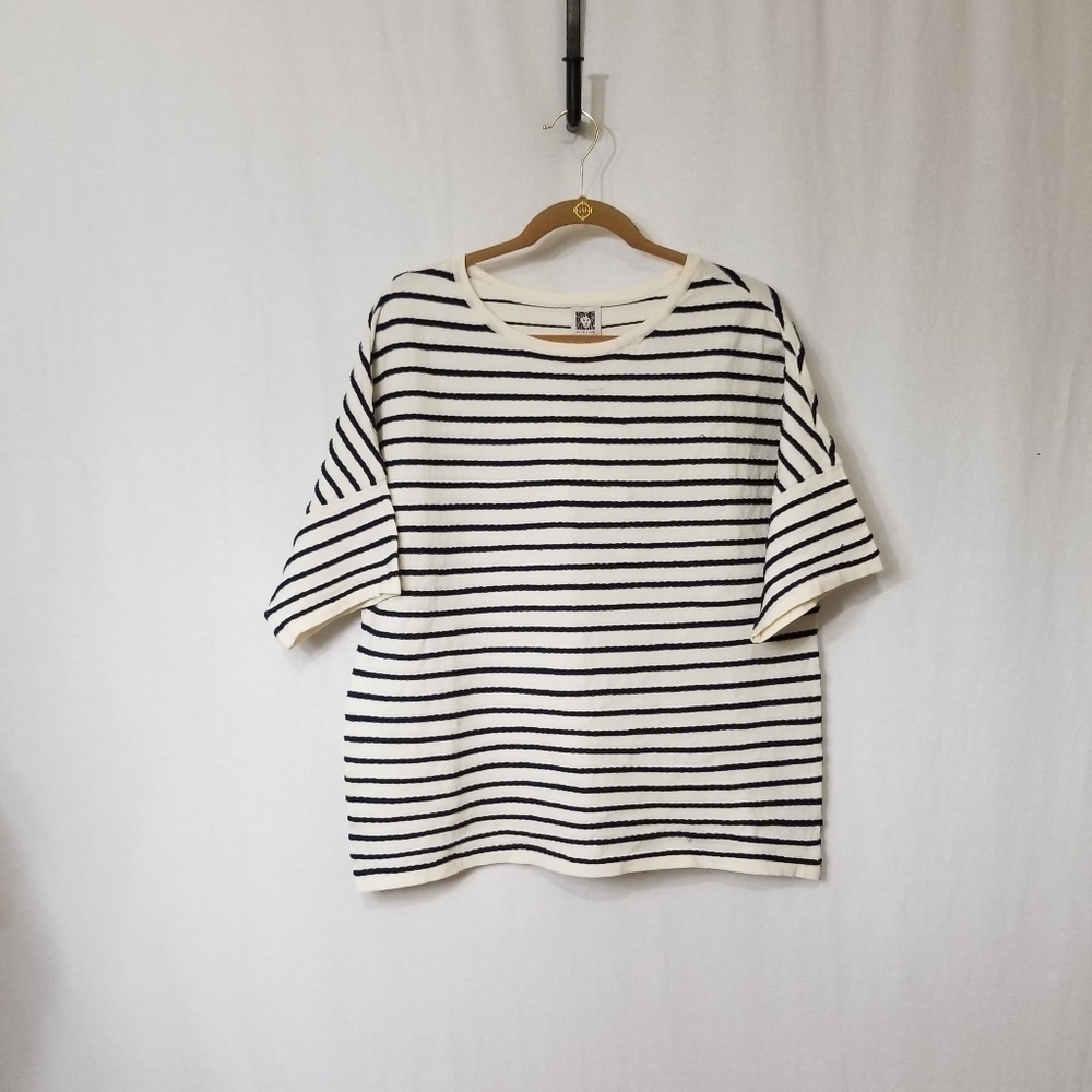 Anne Klein lightweight knit sweater